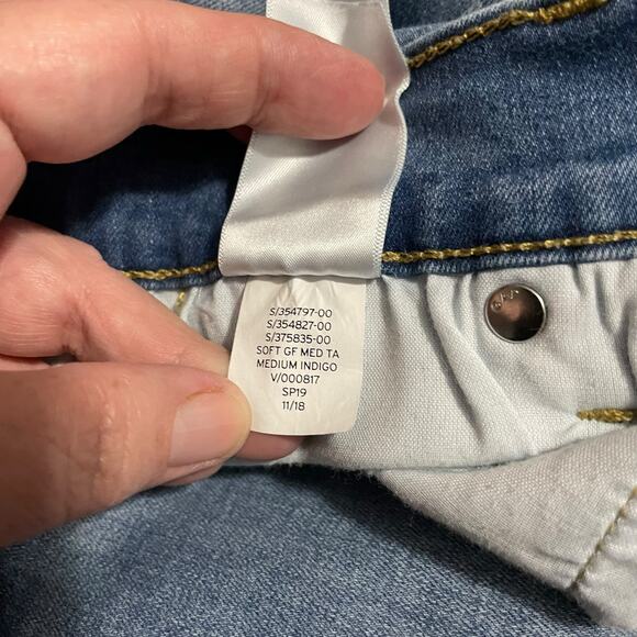 Gap Denim Womens Jeans Size 33 Girlfriend High Rise Zip Fly Light Wash Denim - Picture 8 of 11